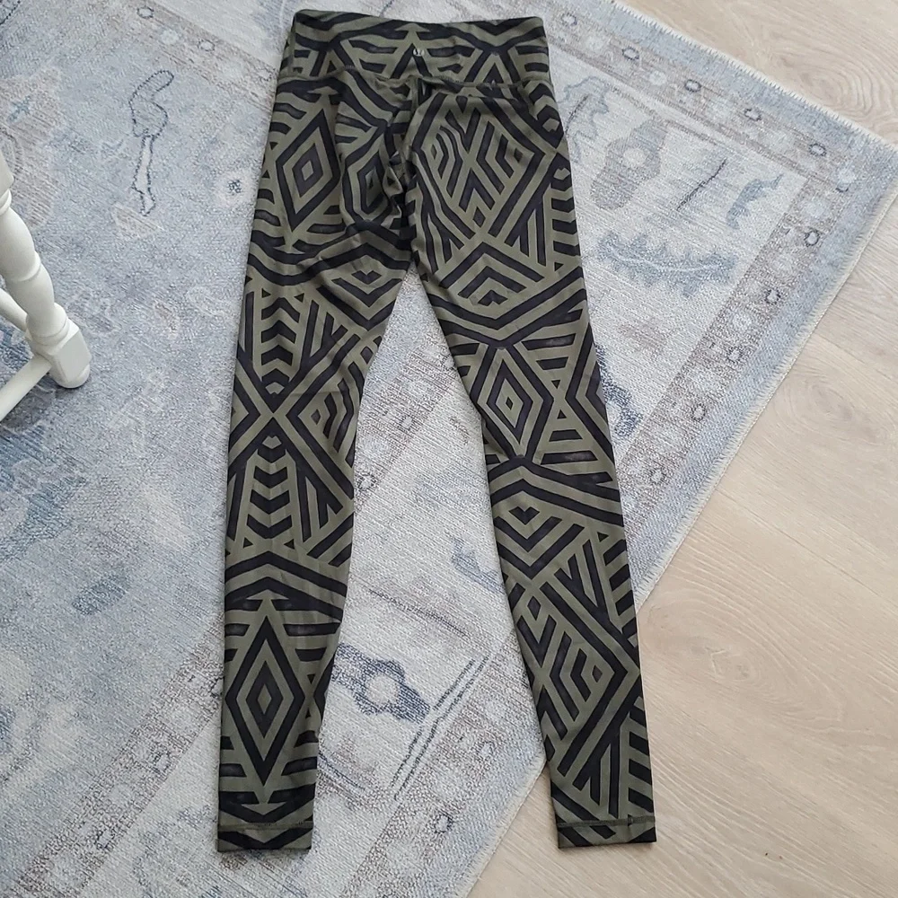 Lululemon Wunder Under Athletic Leggings Chevron Shuffle Fatigue Green Black Sz4